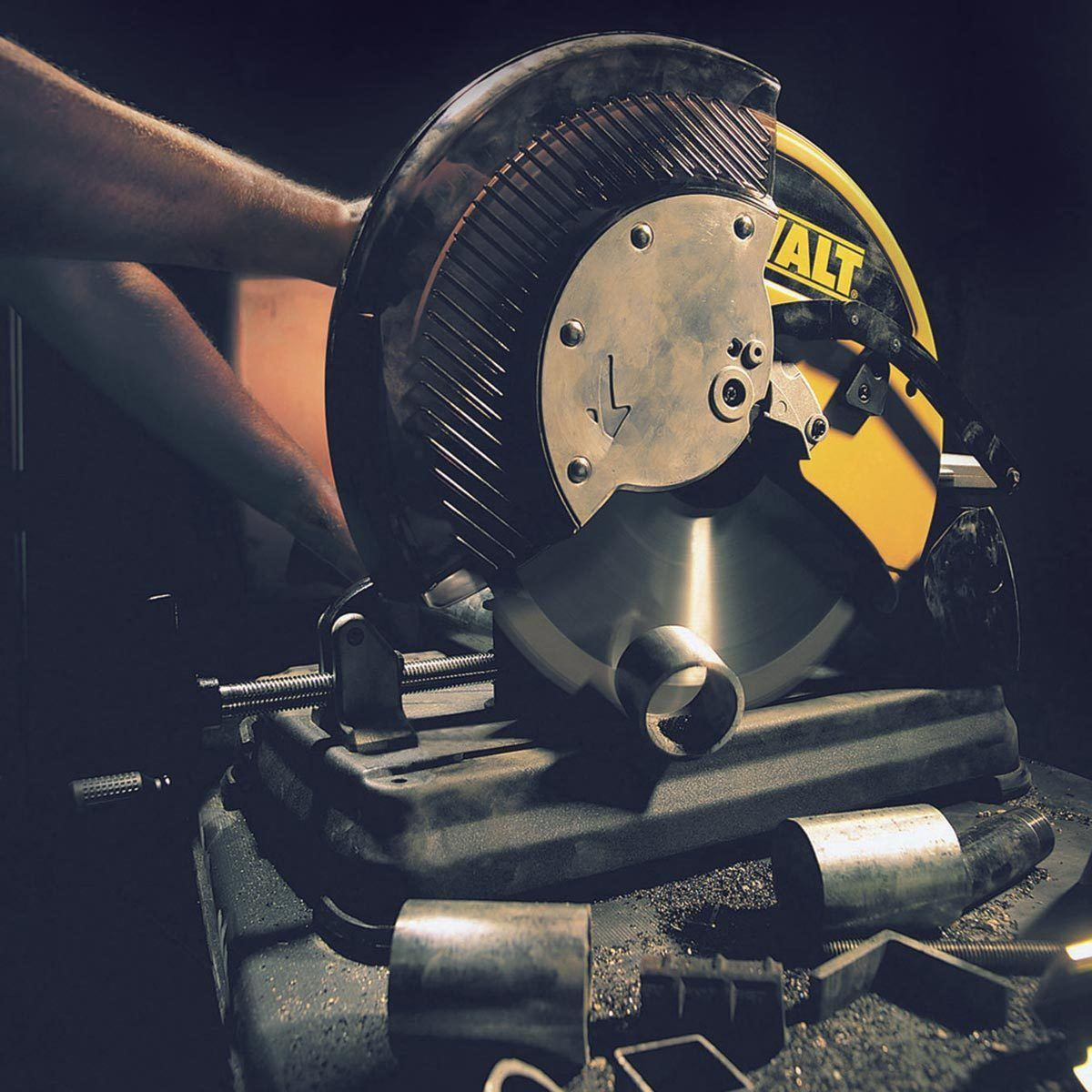 DeWalt DW872 Metallsäge Metall Säge Kreissäge Trennsäge 2200W Ø355mm
