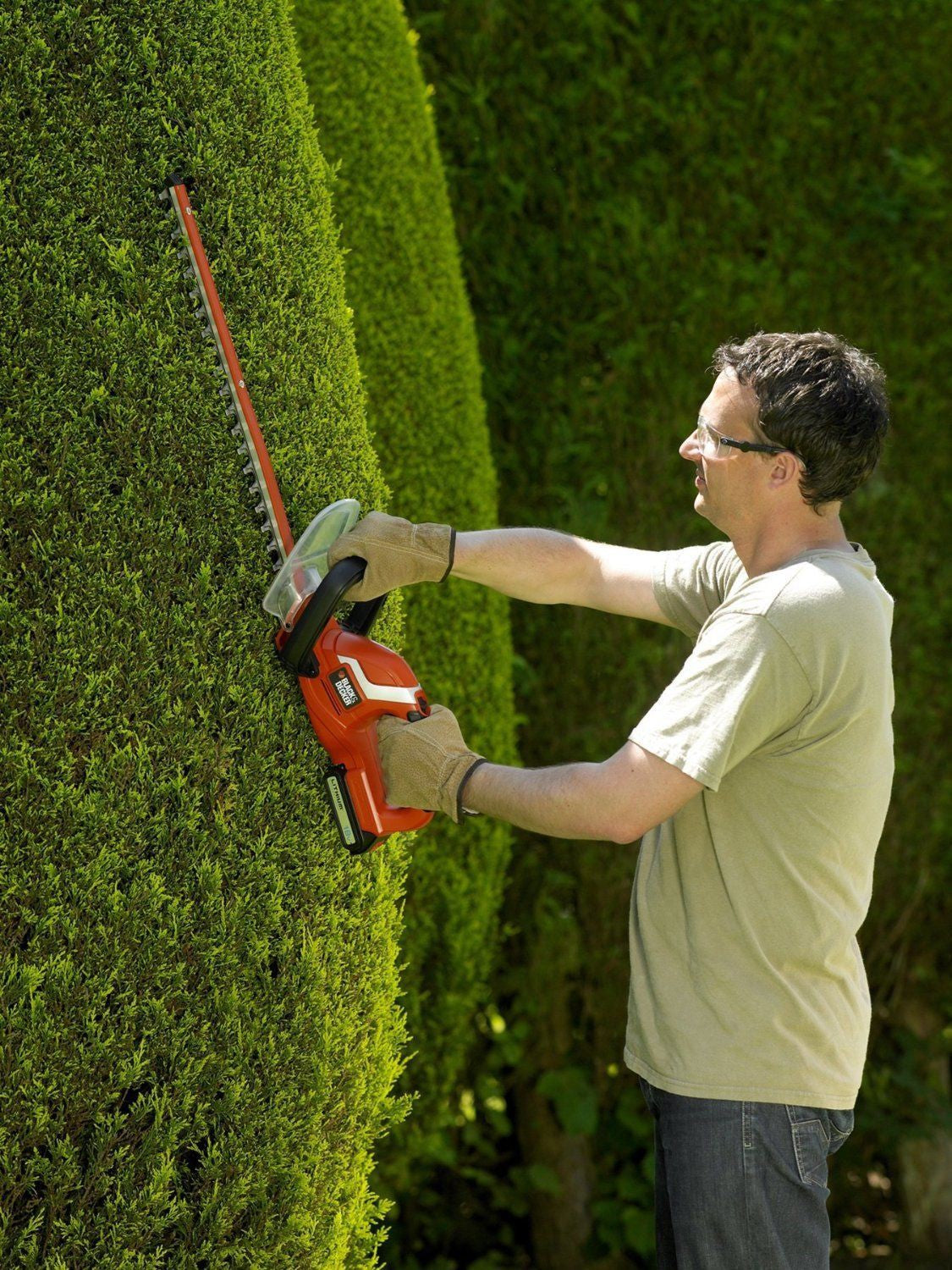 BLACK+DECKER GTC1845L20 Akku Heckenschere 45 cm Länge 18 mm Schnittstärke 18V