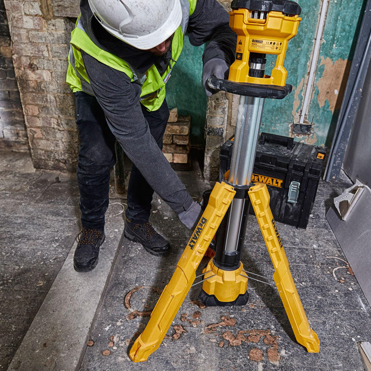 DeWALT DCL079 Akku LED Baustellen Strahler 18V oder 54V mit Stativ ohne Akku