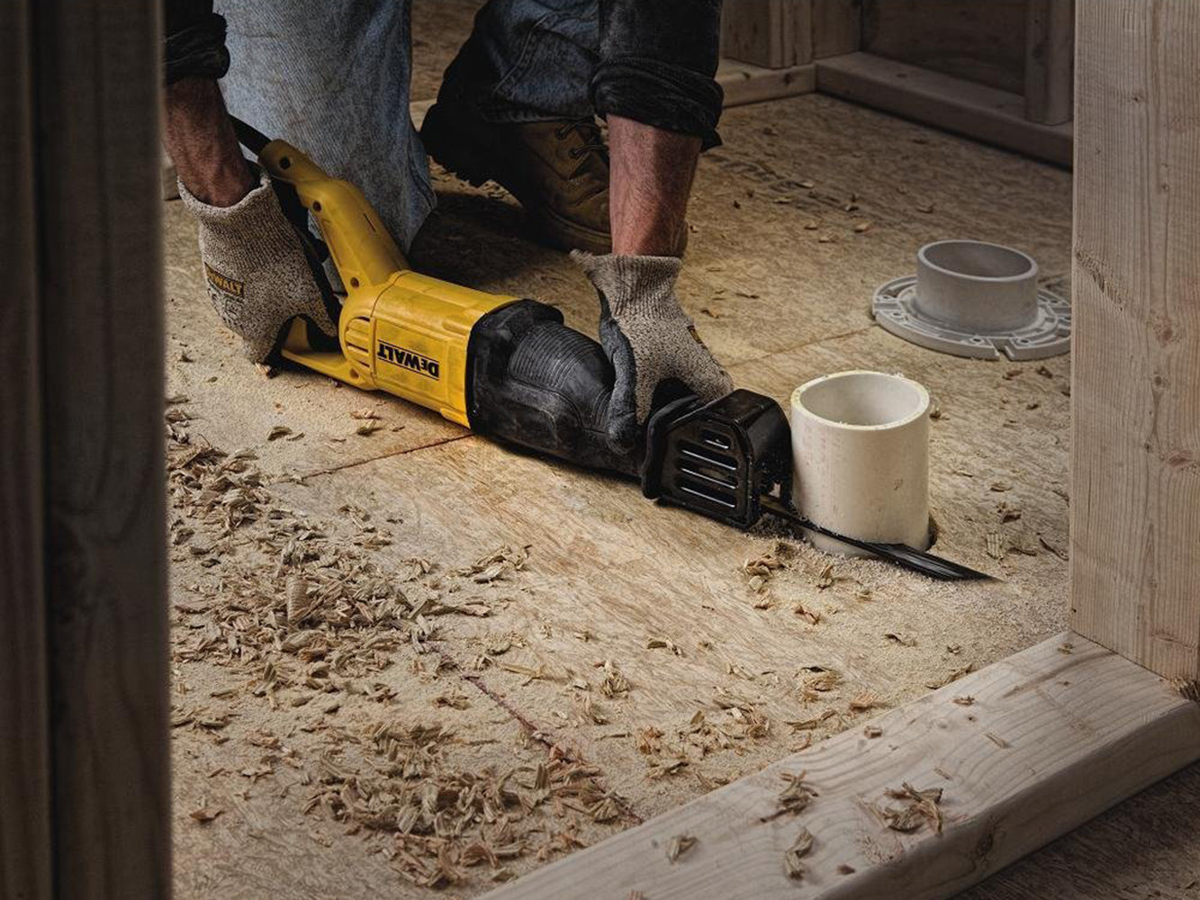 DeWalt DWE305PK Säbelsäge Tigersäge Reciprosäge Fuchsschwanz 1100W mit Koffer