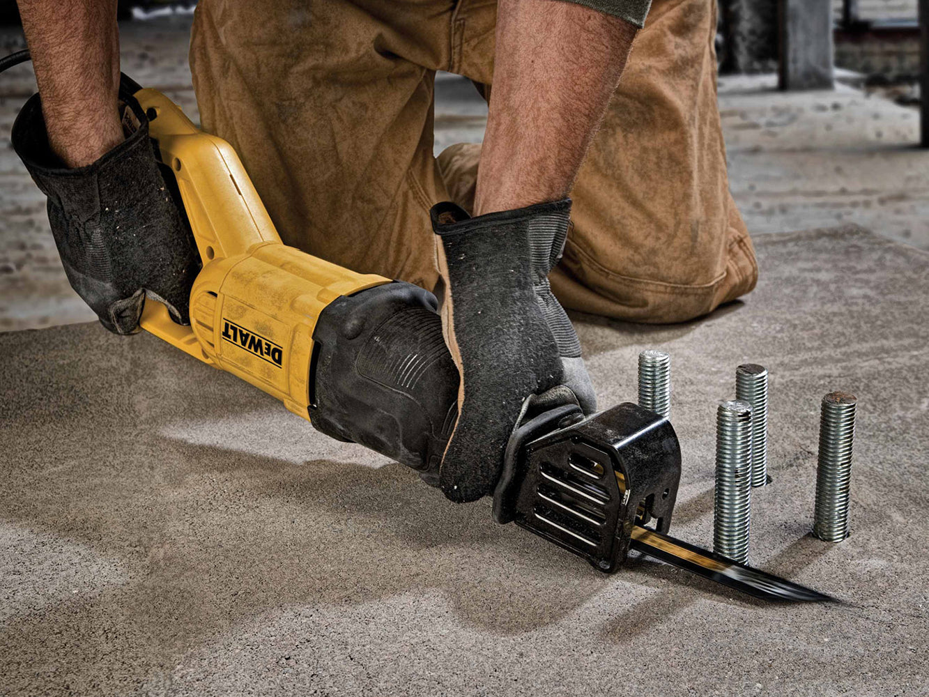 DeWalt DWE305PK Säbelsäge Tigersäge Reciprosäge Fuchsschwanz 1100W mit Koffer