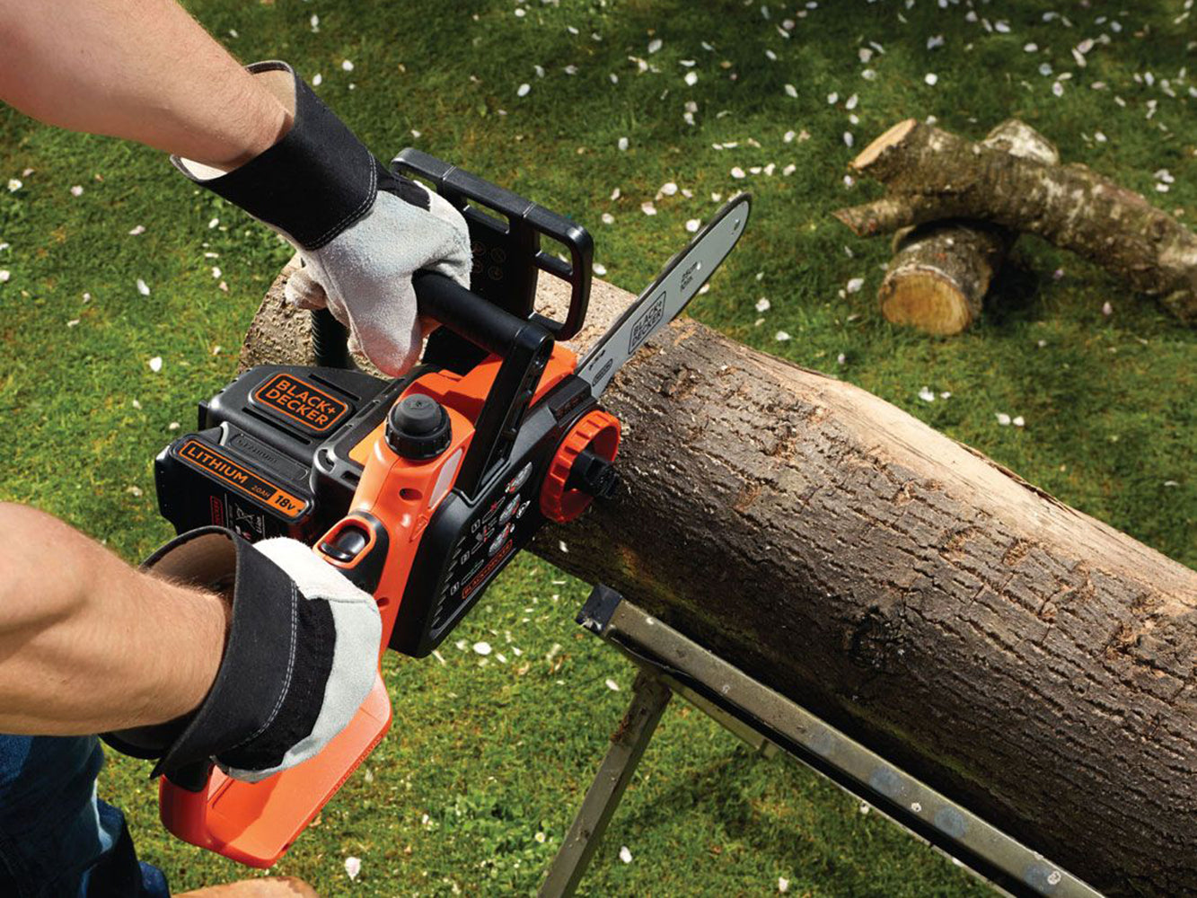 BLACK+DECKER GKC1825L20 Akku Kettensäge 18V kabellos 25cm 2Ah