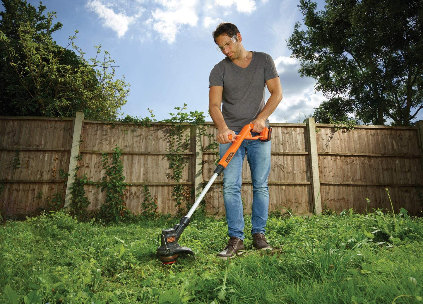 BLACK+DECKER ST182320 Akku Rasentrimmer Kantenschneider 18V 2Ah Teleskopstiel
