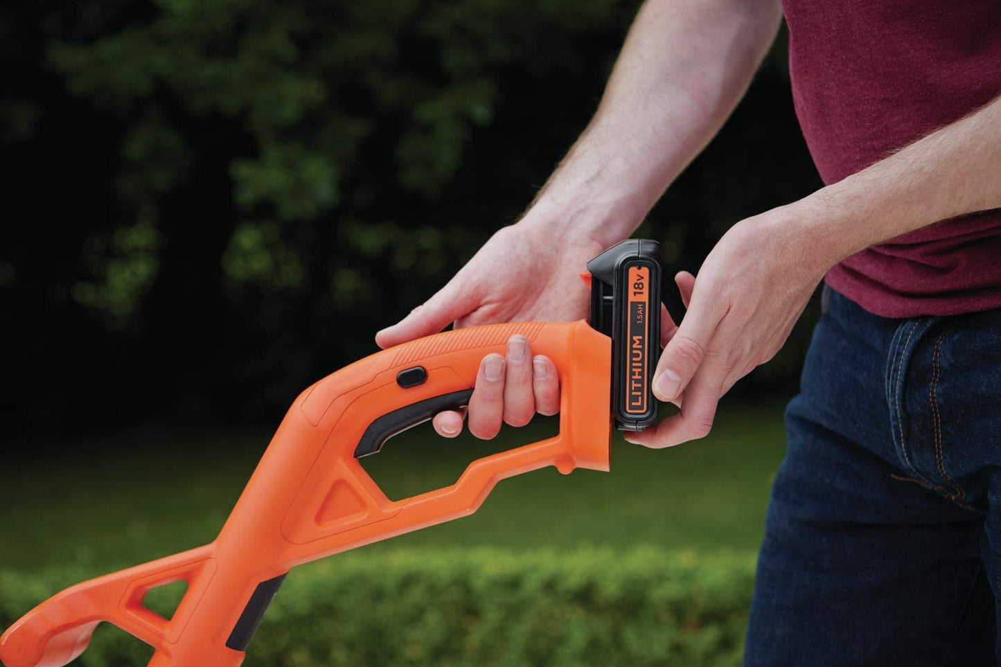 BLACK+DECKER ST182320 Akku Rasentrimmer Kantenschneider 18V 2Ah Teleskopstiel