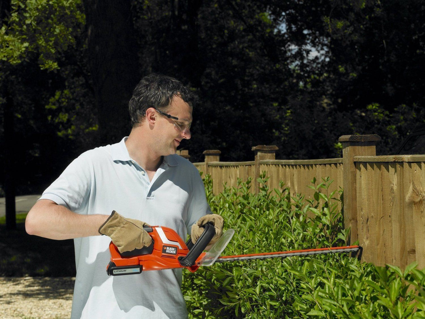 BLACK+DECKER GTC1845L20 Akku Heckenschere 45 cm Länge 18 mm Schnittstärke 18V