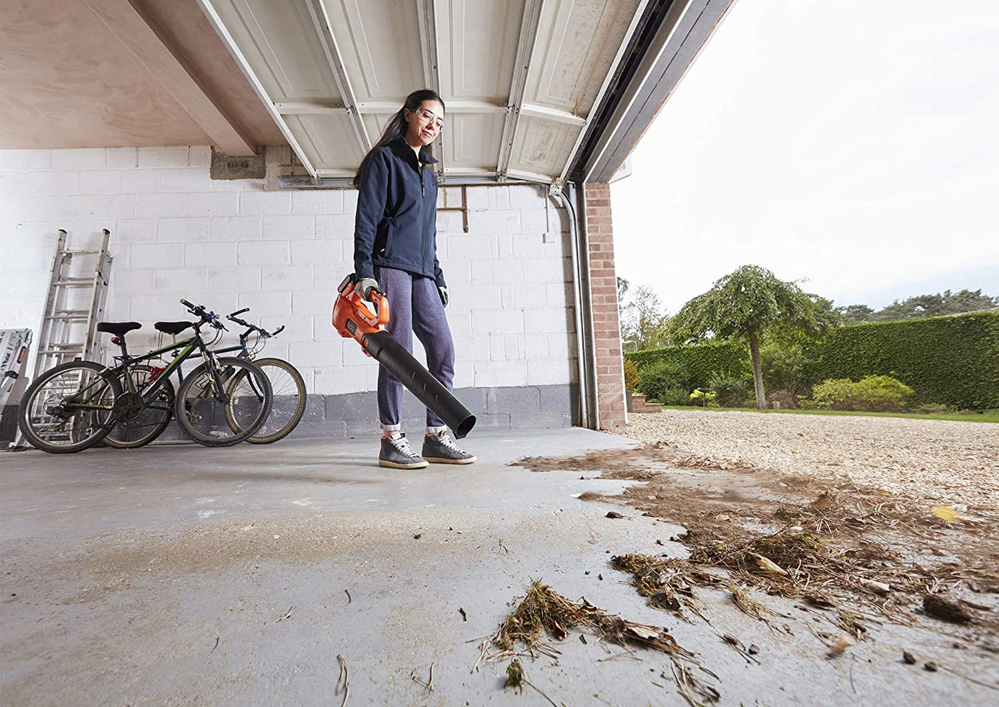 BLACK+DECKER BCBL200B Akku Laubbläser Axial Gebläse 18V ohne Akku Sologerät