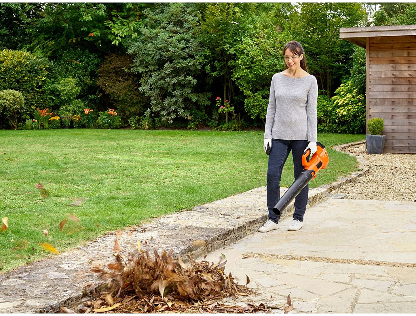 BLACK+DECKER BCBL200B Akku Laubbläser Axial Gebläse 18V ohne Akku Sologerät