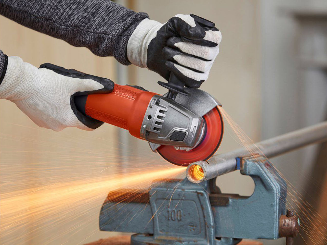 BLACK+DECKER BEG120 Einhand Winkelschleifer 800W Ø 115 mm mit Sanftanlauf