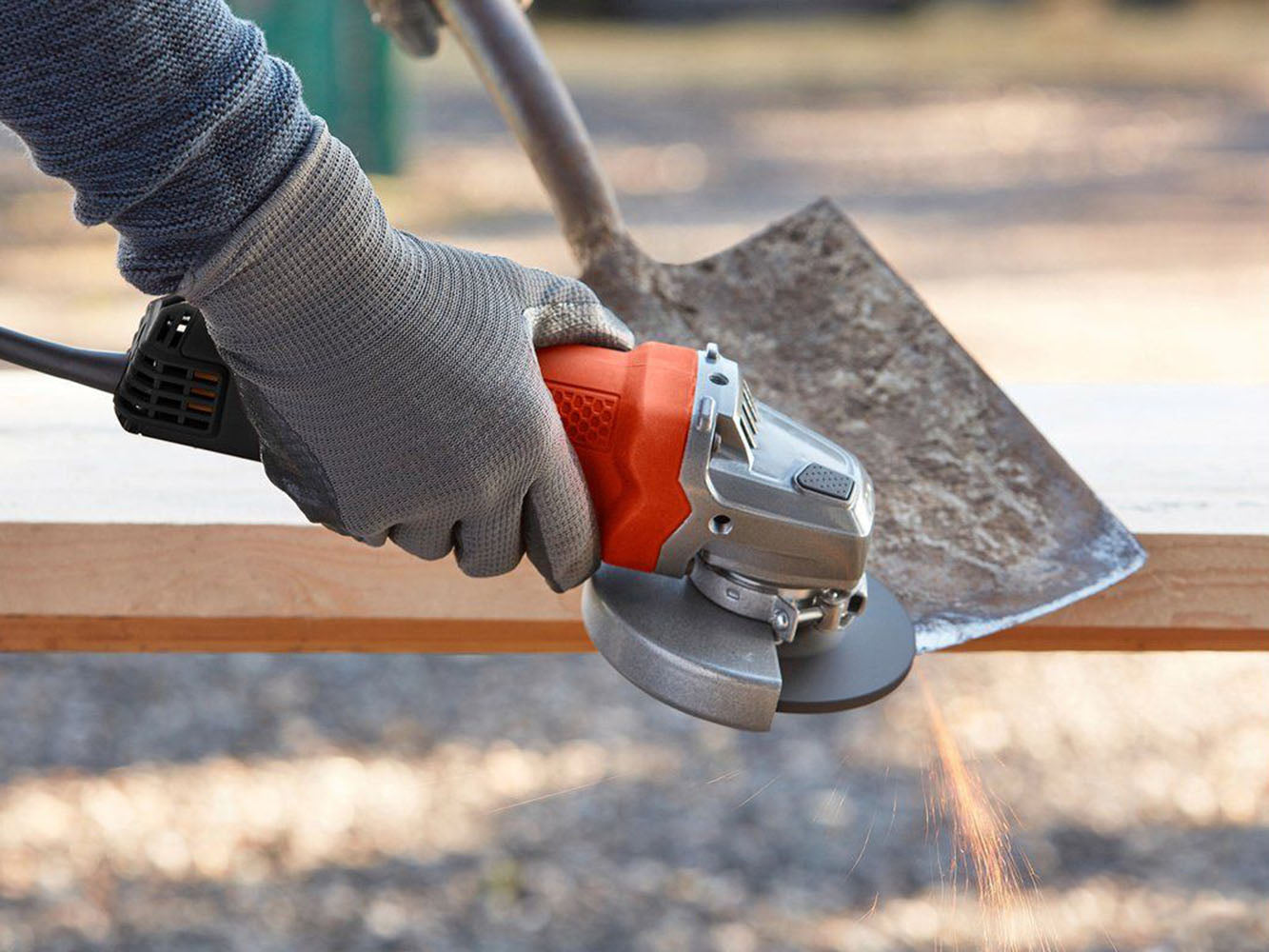 BLACK+DECKER BEG120 Einhand Winkelschleifer 800W Ø 115 mm mit Sanftanlauf