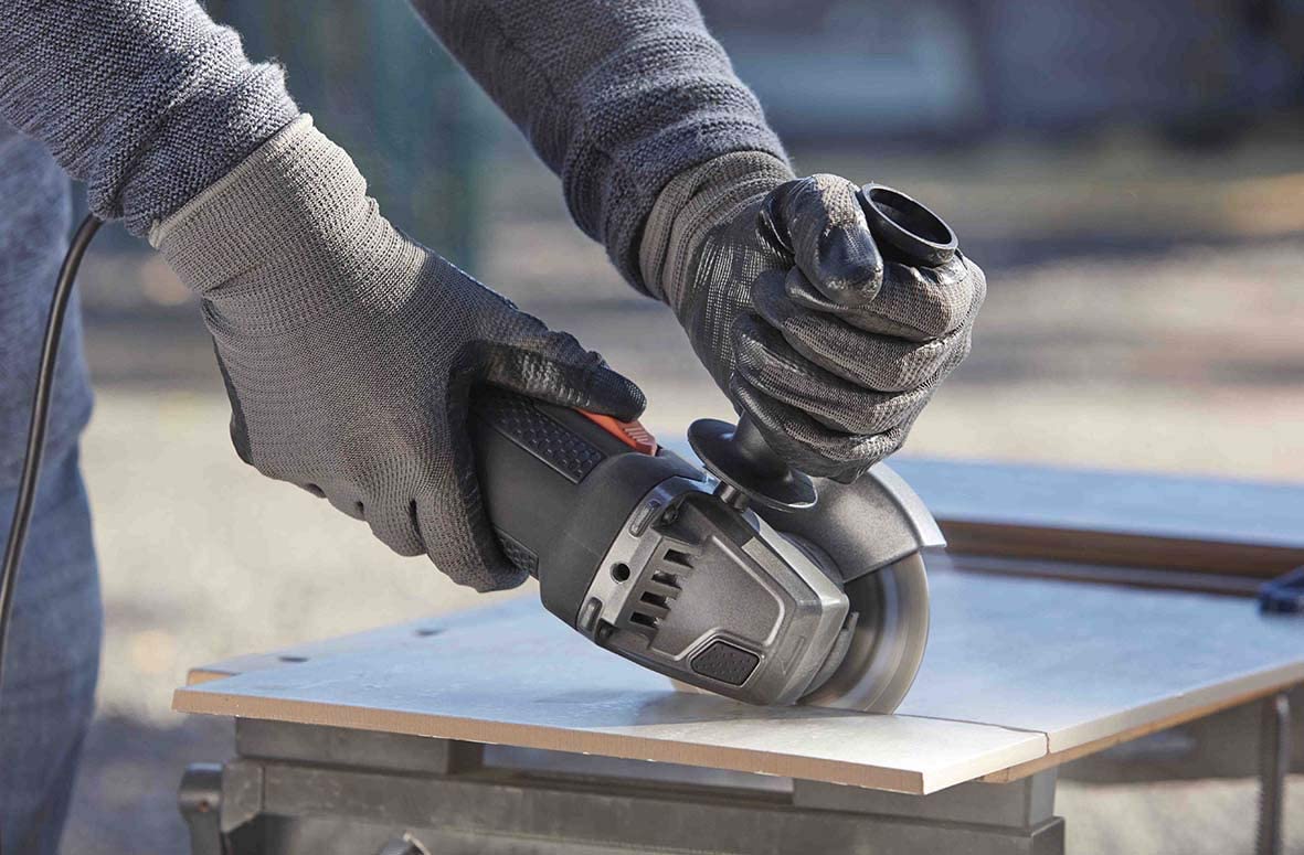 BLACK+DECKER BEG220 Einhand Winkelschleifer 900W - Ø 125 mm mit Sanftanlauf