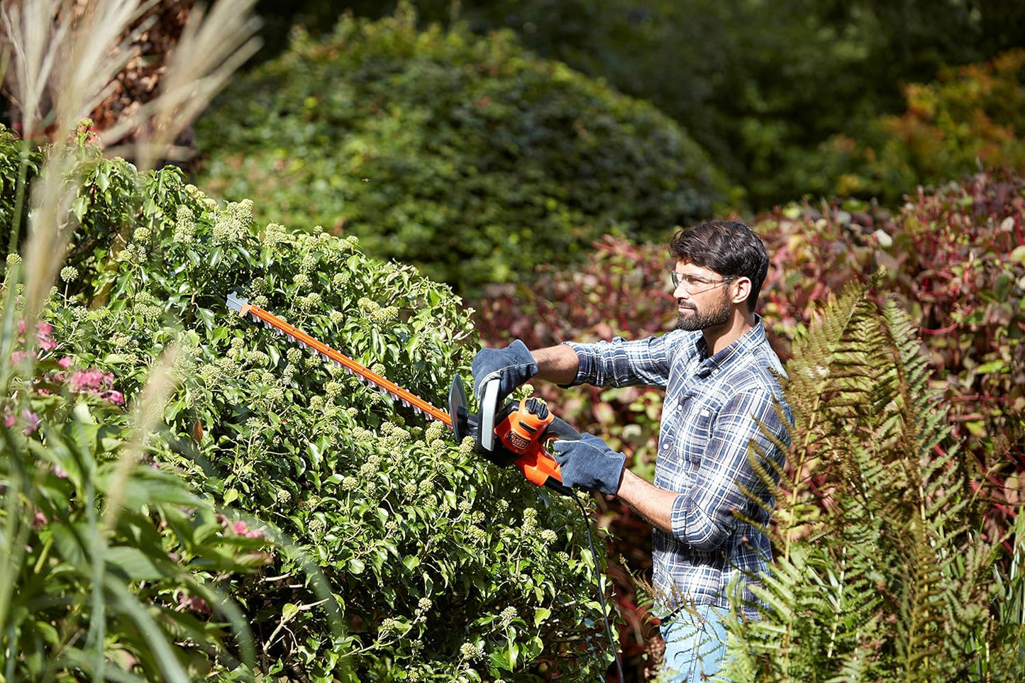 BLACK+DECKER BEHTS455 Elektro Heckenschere 550W 55cm bis 35mm