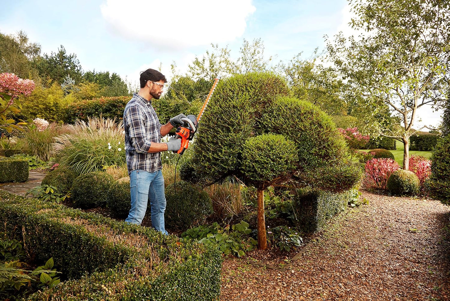 BLACK+DECKER BEHTS455 Elektro Heckenschere 550W 55cm bis 35mm