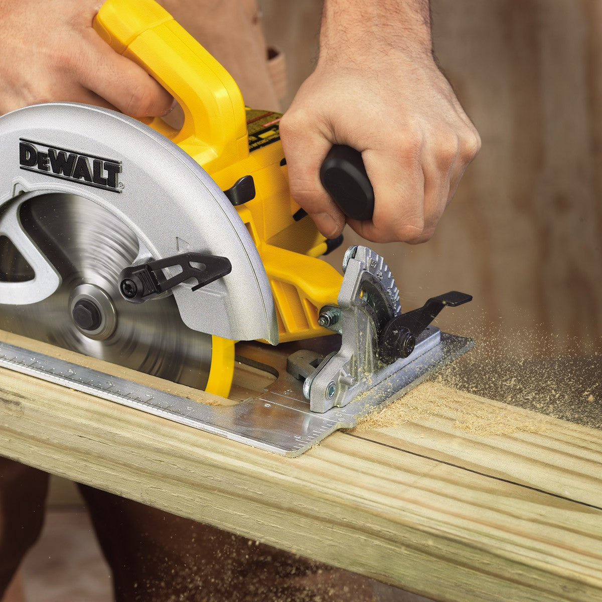 DeWALT DWE575K Elektrische Handkreissäge 1.600 W - Ø 190 mm - Mit Koffer