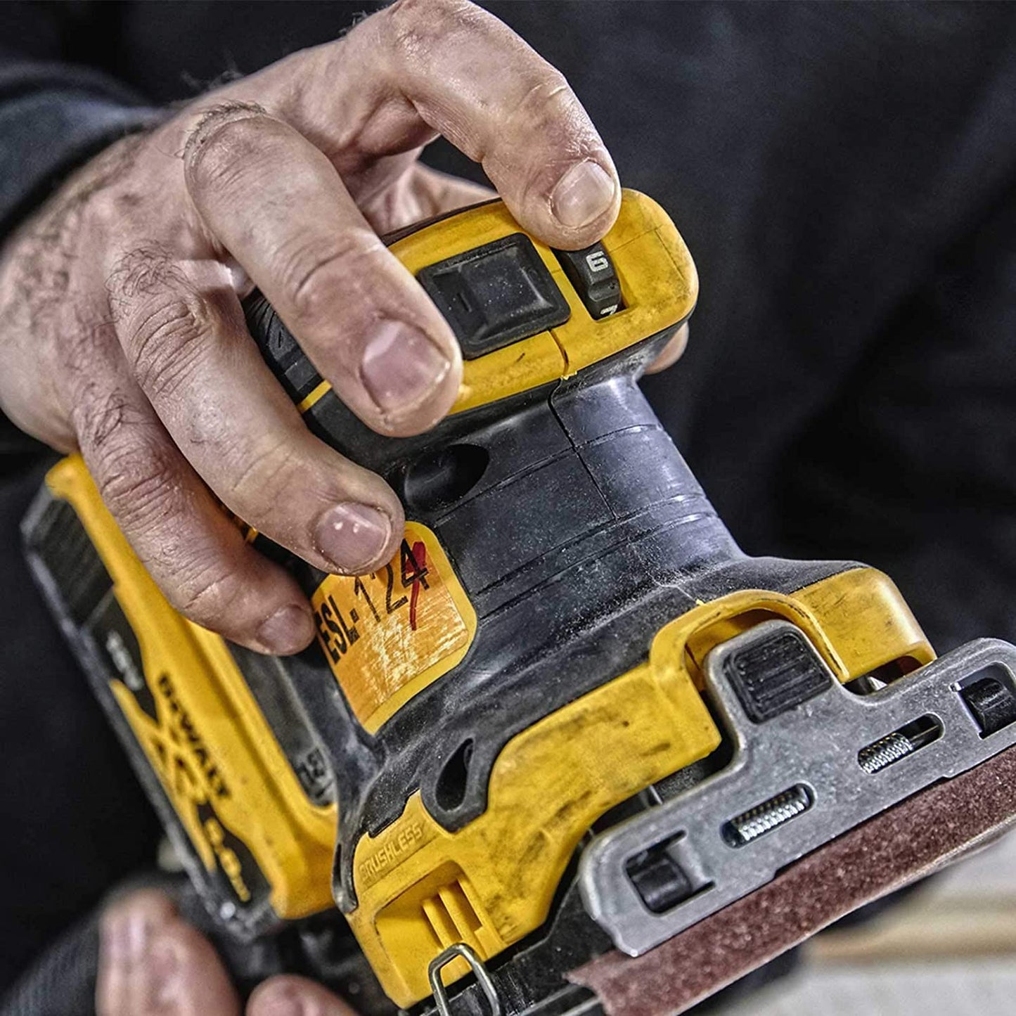 DeWALT DCW200N Akku Vibrationsschleifer 18V Schleifmaschine 1/4 Blatt bürstenlos ohne Akku