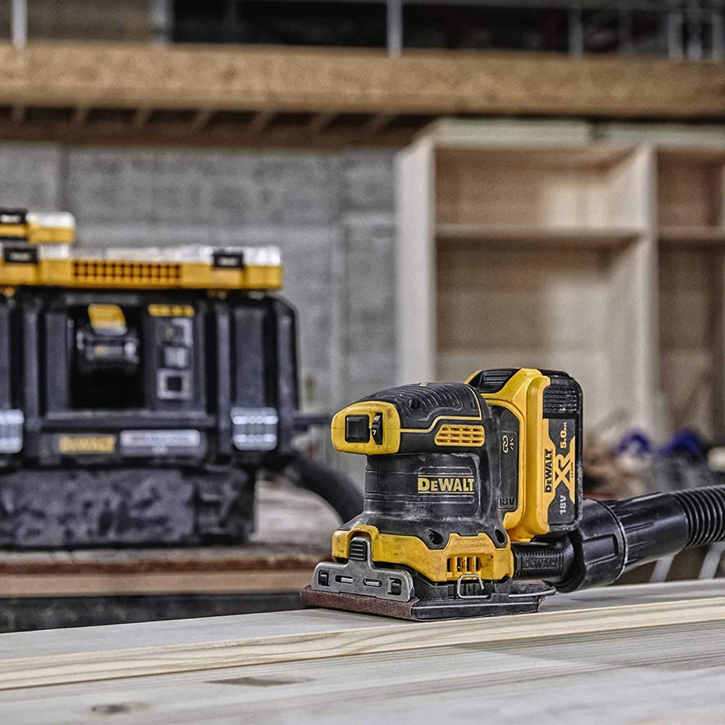 DeWALT DCW200N Akku Vibrationsschleifer 18V Schleifmaschine 1/4 Blatt bürstenlos ohne Akku
