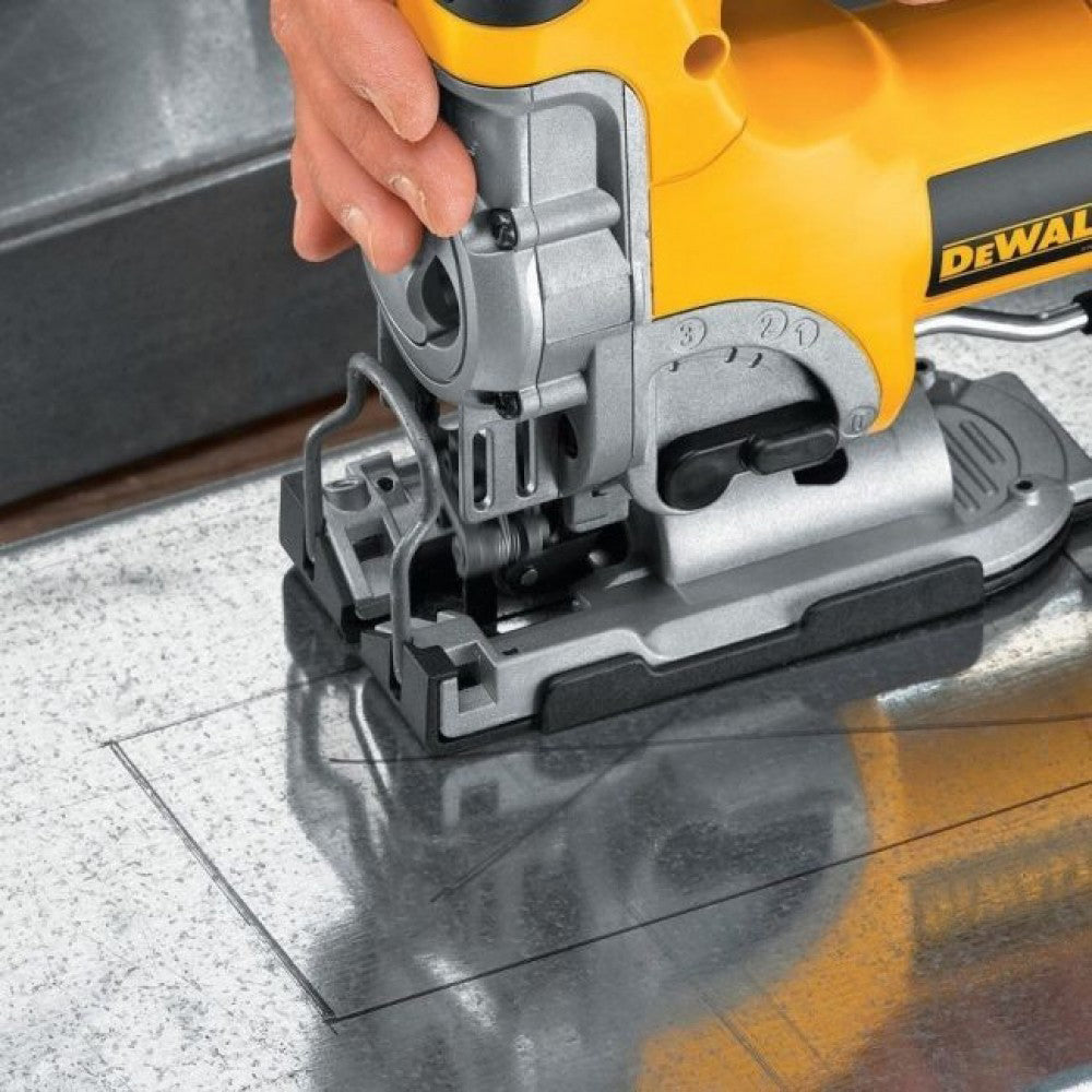DeWALT DW333KT Pendelhub Stichsäge Säge 701W mit TSTAK Box II