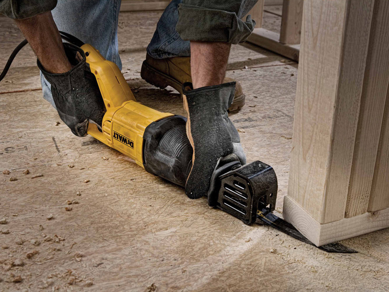 DeWalt DWE305PK Säbelsäge Tigersäge Reciprosäge Fuchsschwanz 1100W mit Koffer