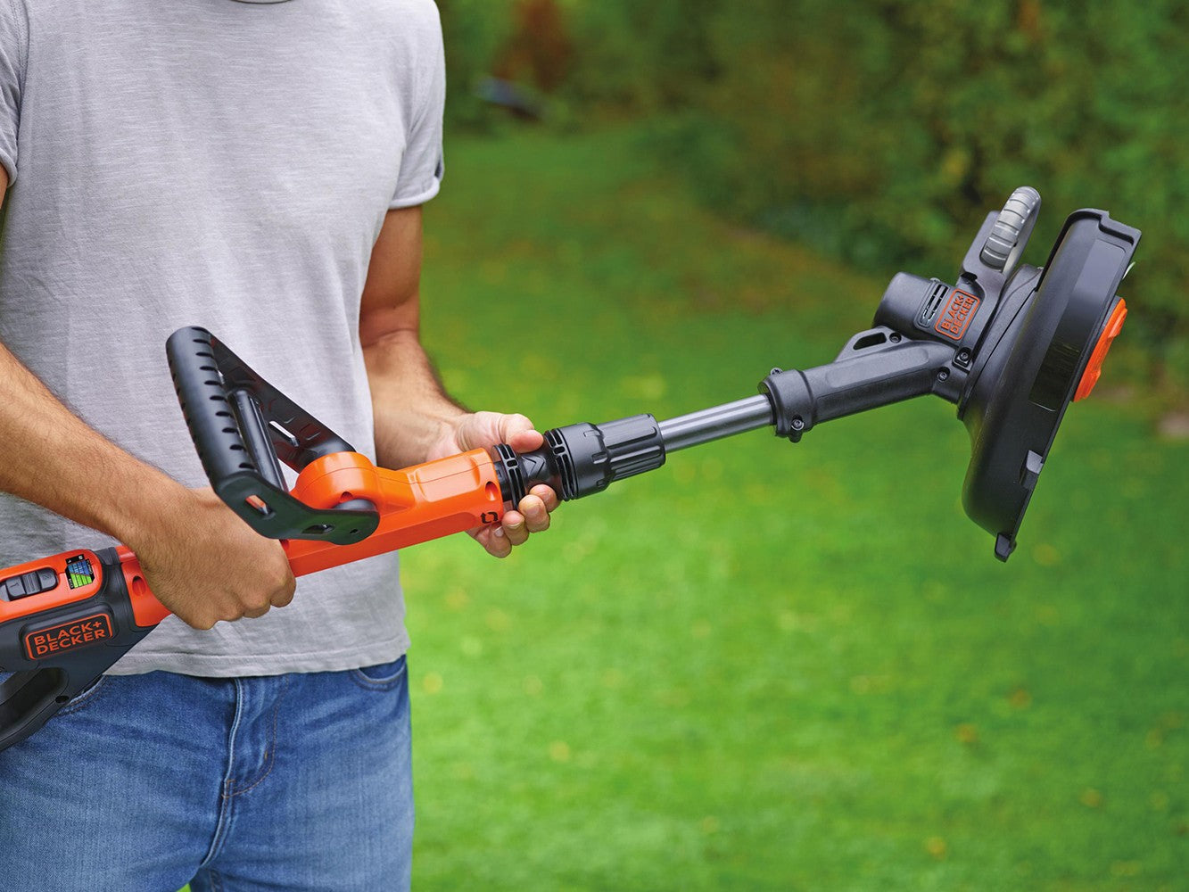 BLACK+DECKER STC1820PC Akku Rasentrimmer 28cm 18V 2Ah AFS automatischer Faden